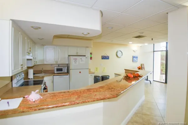 $3,500 | 9900 South Ocean Drive, Unit 810, Jensen Beach, FL 34957