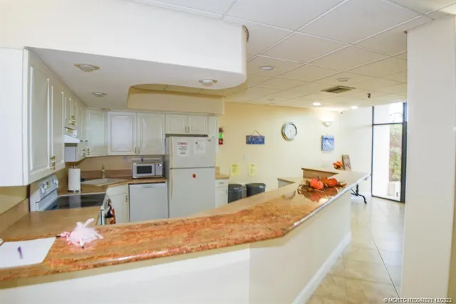 $4,500 | 9900 South Ocean Drive, Unit 810, Jensen Beach, FL 34957