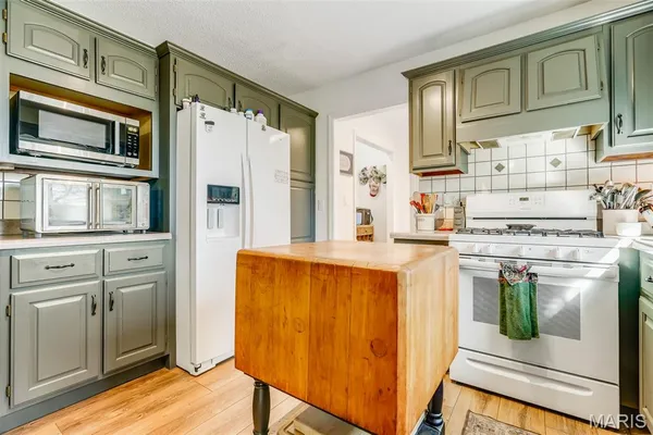 $300,000 | 514 North West Street, Raymond, IL 62560