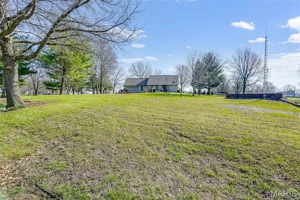 $300,000 | 514 North West Street, Raymond, IL 62560