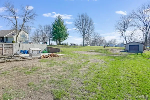 $300,000 | 514 North West Street, Raymond, IL 62560