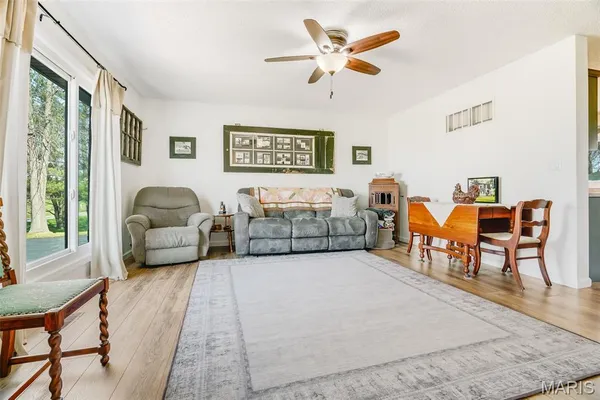 $300,000 | 514 North West Street, Raymond, IL 62560