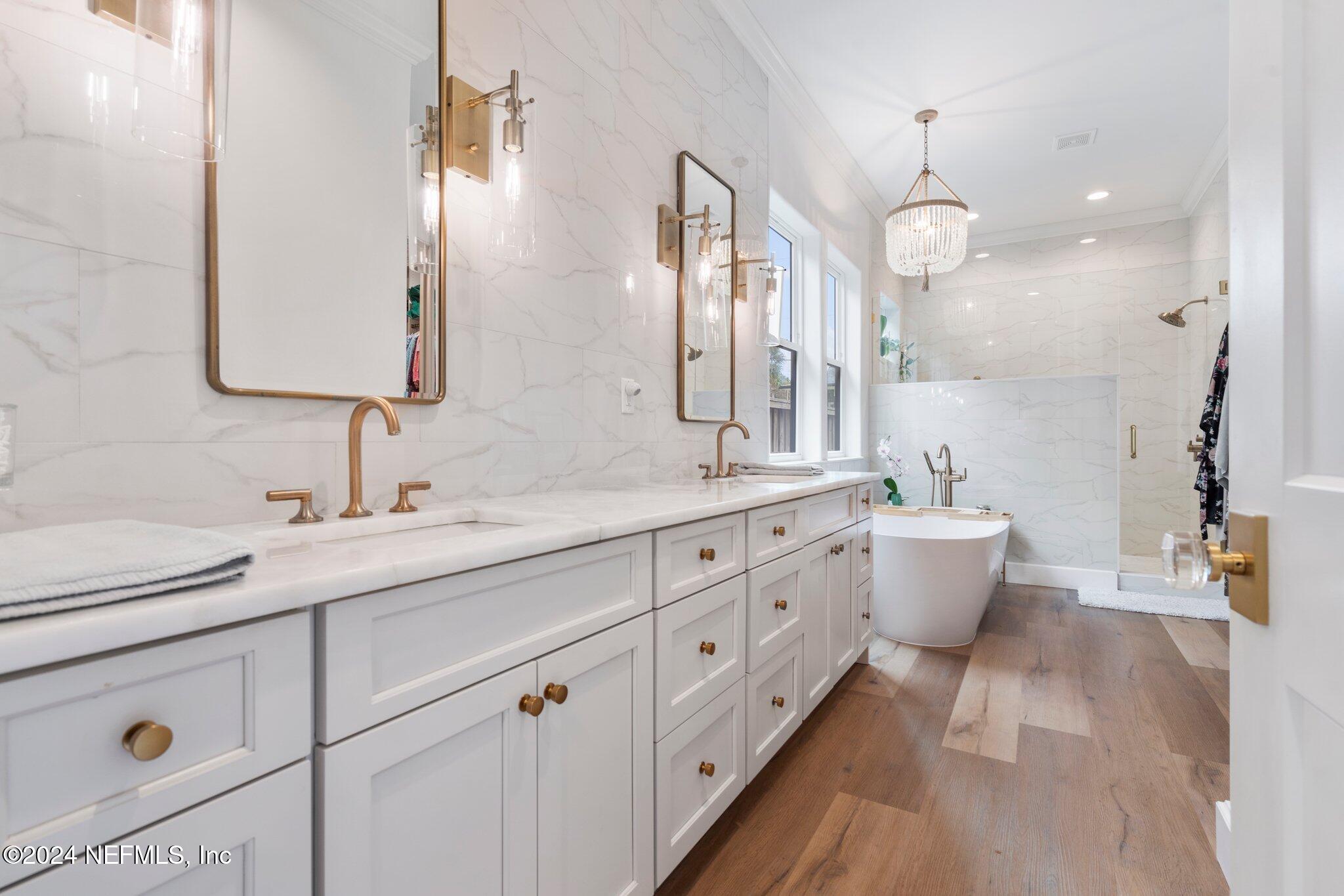 307 4th Street Atlantic Beach, FL 32233 - Photo 15 of 80 owners bath