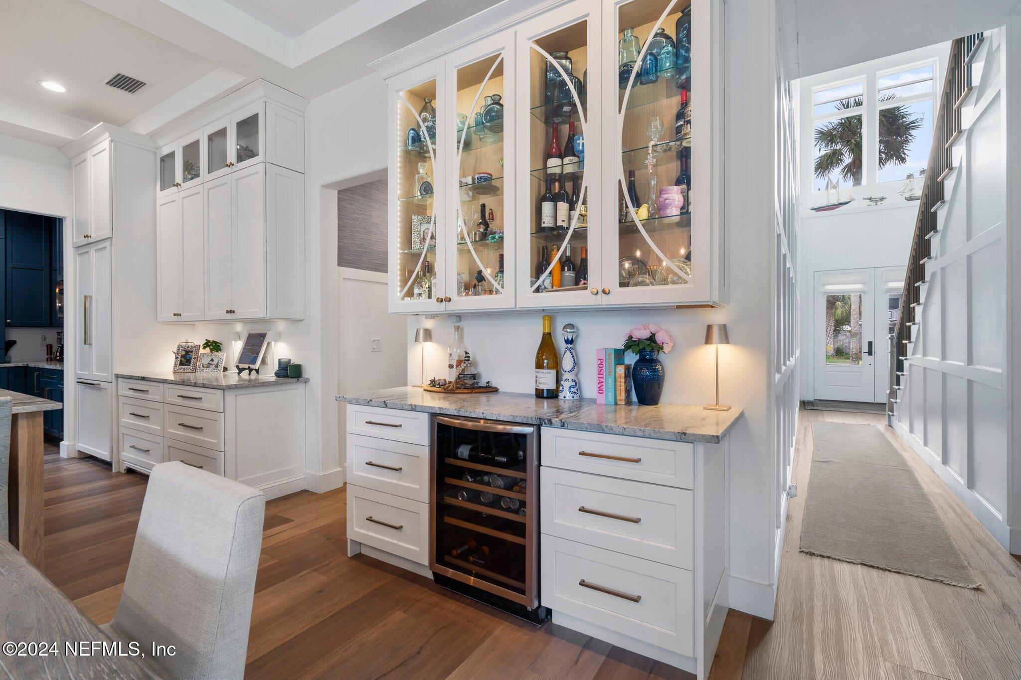 307 4th Street Atlantic Beach, FL 32233 - Photo 31 of 80 dry bar area