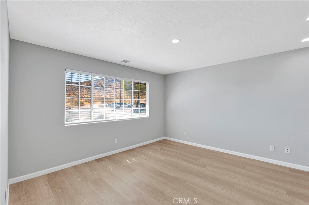 16731 Iwa Road Apple Valley, CA 92307 - Photo 29 of 70