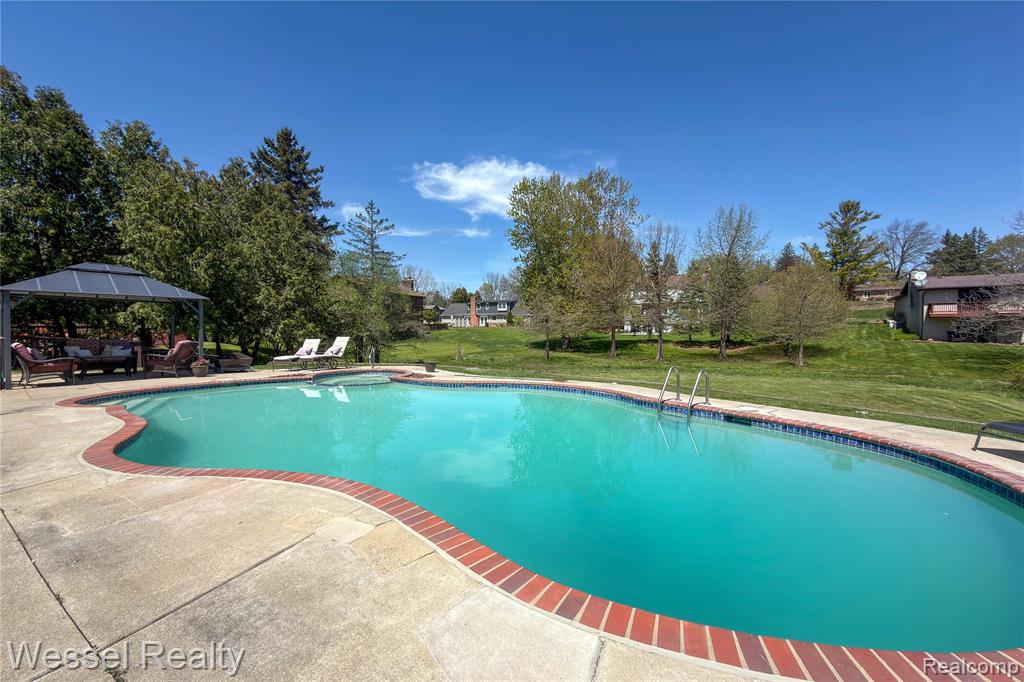 117 Coachlamp Road Rochester, MI 48306 - Photo 48 of 51 Gallery Image 48