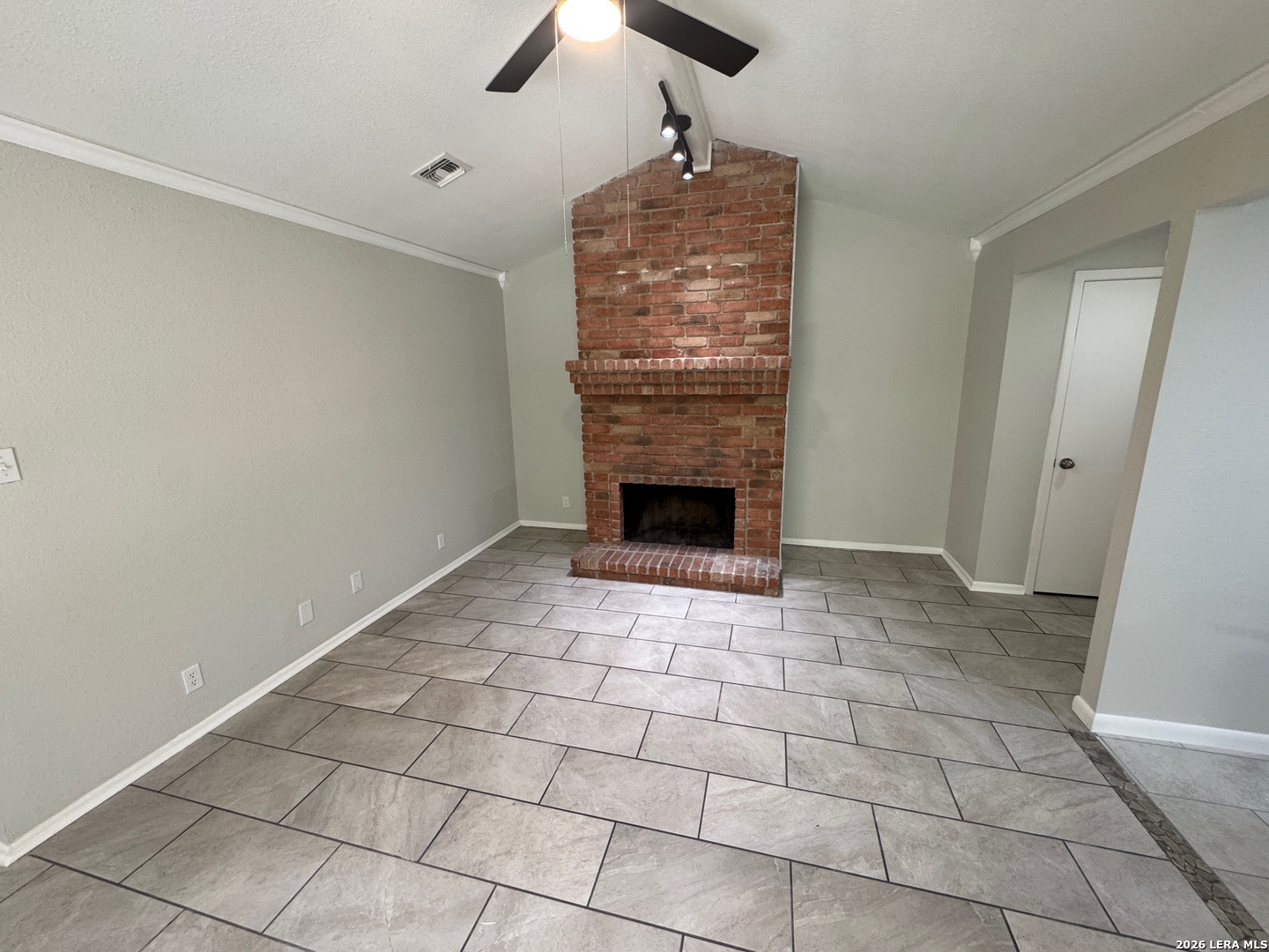 7208 Rimwood Street Live Oak, TX 78233 - Photo 4 of 10