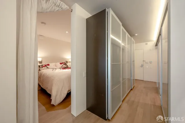 a en suite bathroom with a sink and a mirror