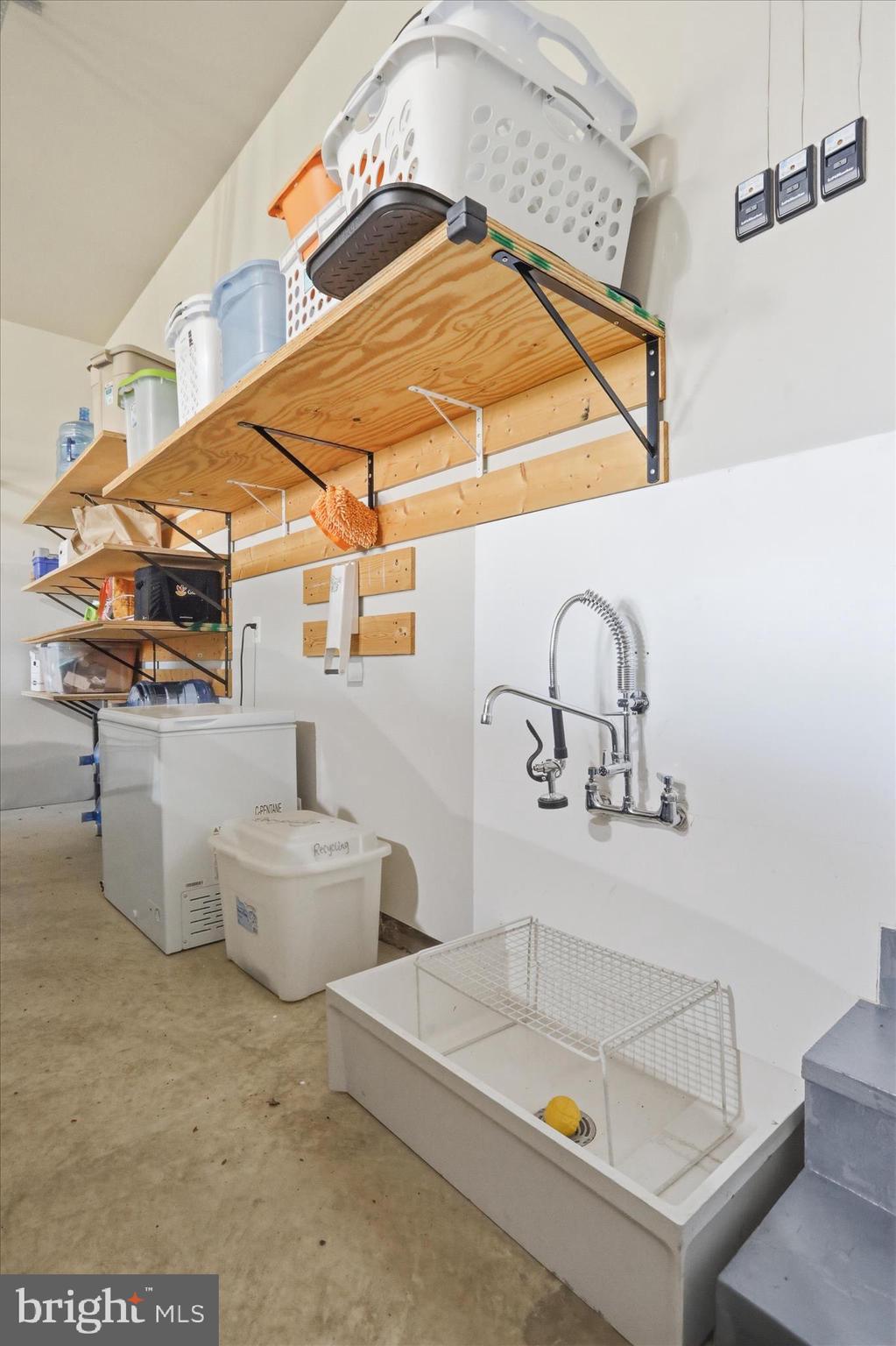 5754 Tuscarora Road Tuscarora, MD 21790 - Photo 55 of 68 Dog wash.