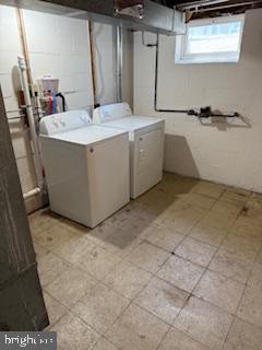 41 Fleming Street Newark, DE 19713 - Photo 13 of 13 a utility room with washer and dryer