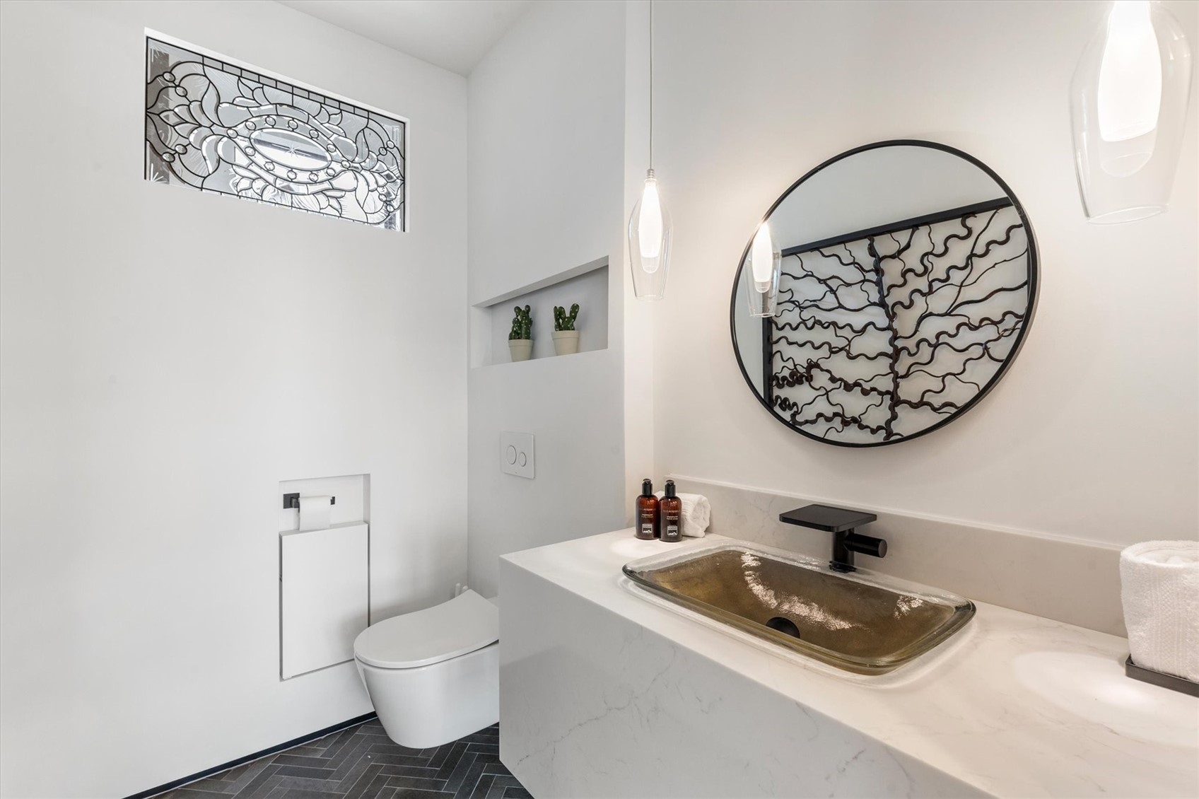 1855 Burgess Creek Road, Unit 4 Steamboat Springs, CO 80487 - Photo 20 of 42 Powder bathroom off dining room