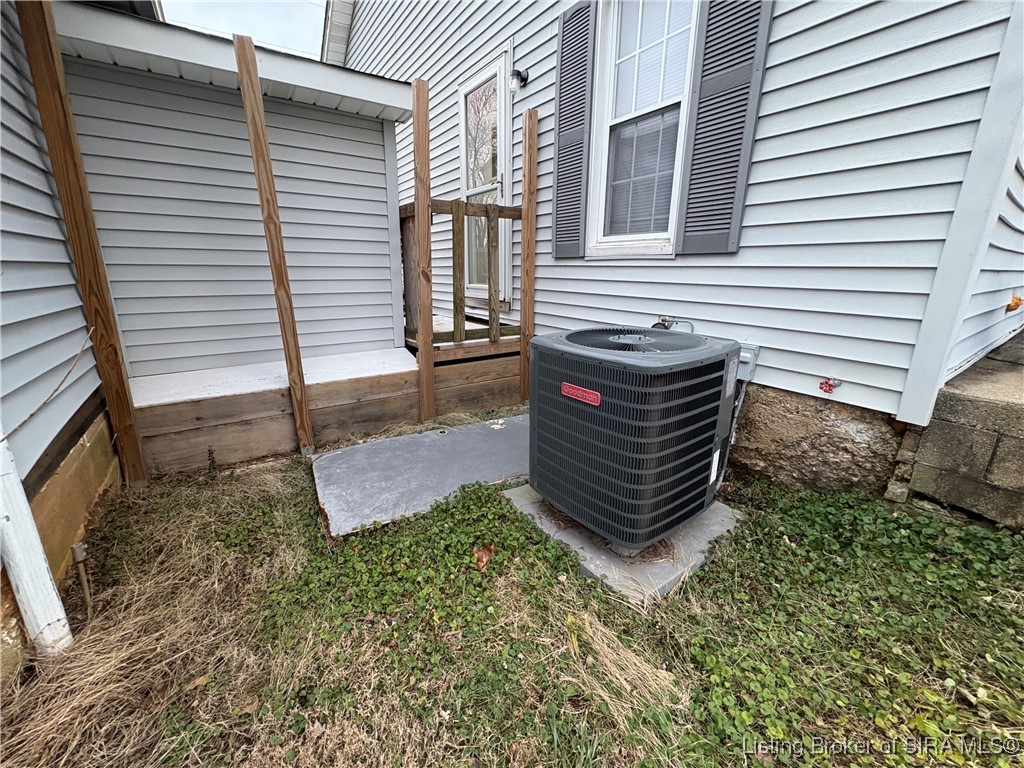 10335 South Bixler Road Pekin, IN 47165 - Photo 11 of 26