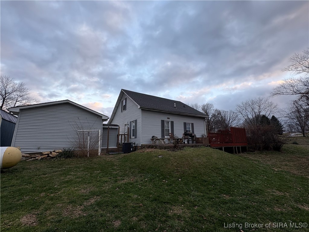10335 South Bixler Road Pekin, IN 47165 - Photo 6 of 26