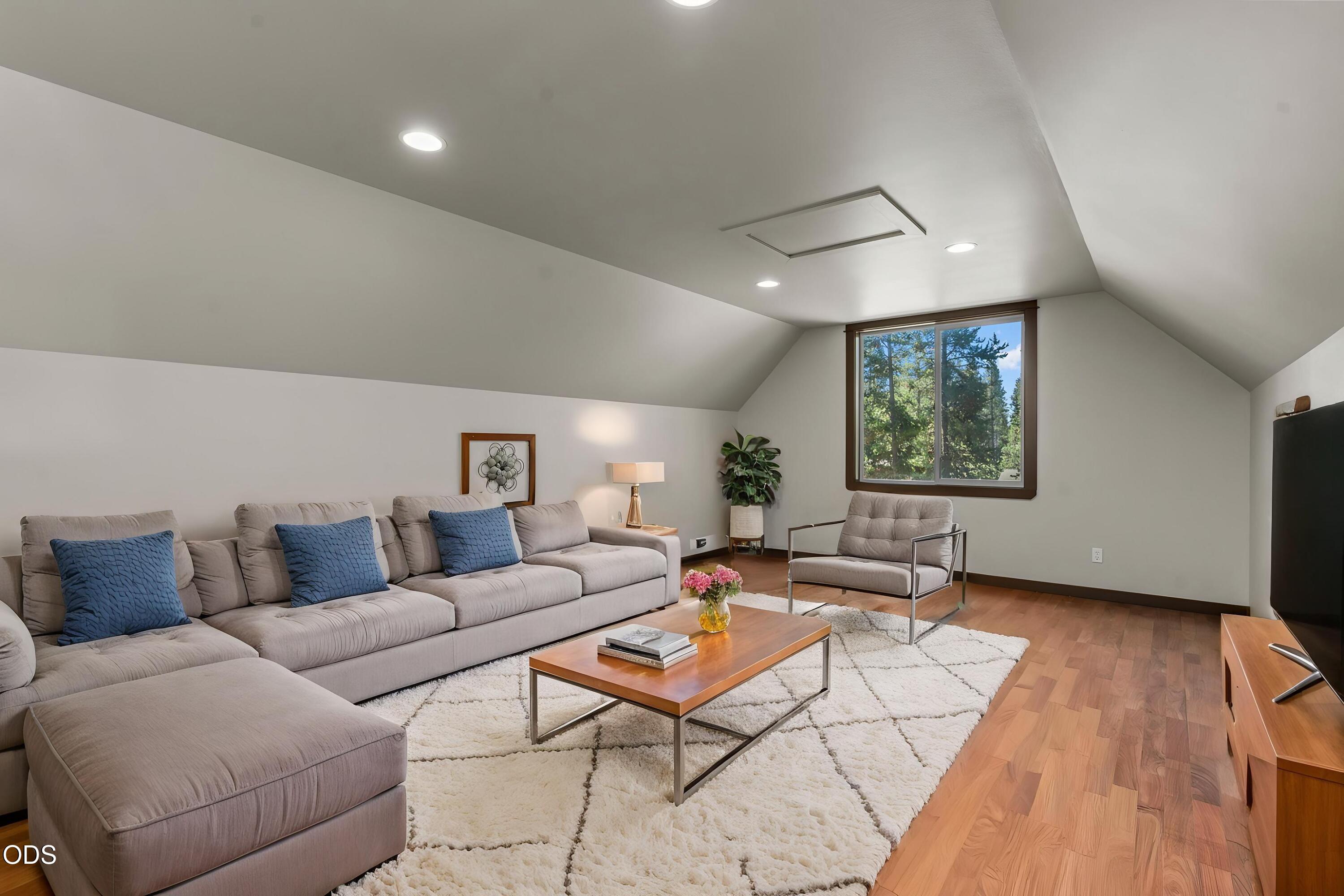 17065 Oxnard Road Bend, OR 97707 - Photo 15 of 49