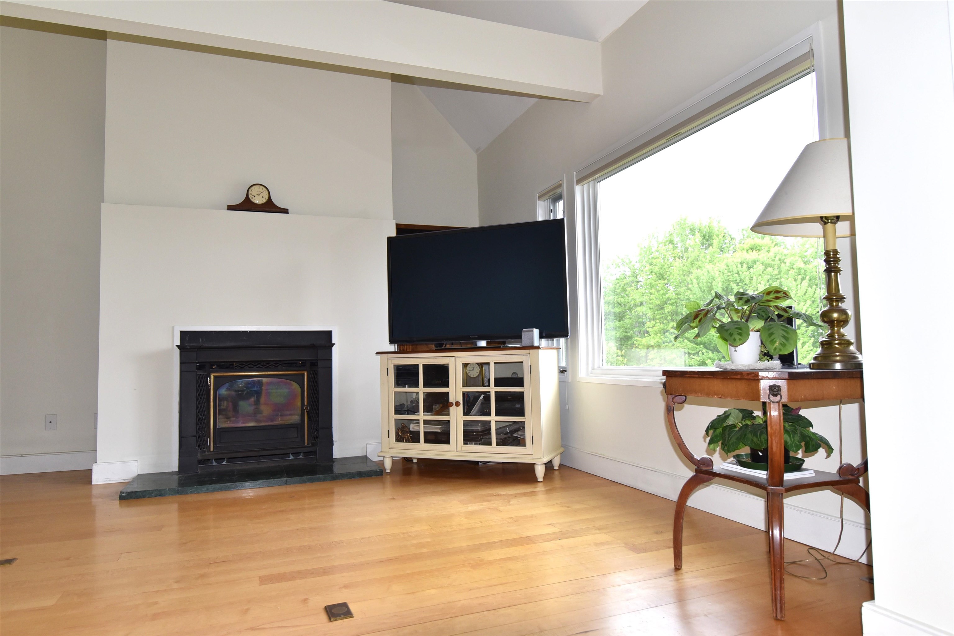 529 Stonefence Road Richmond, VT 05477 - Photo 5 of 40 Gallery Image 5