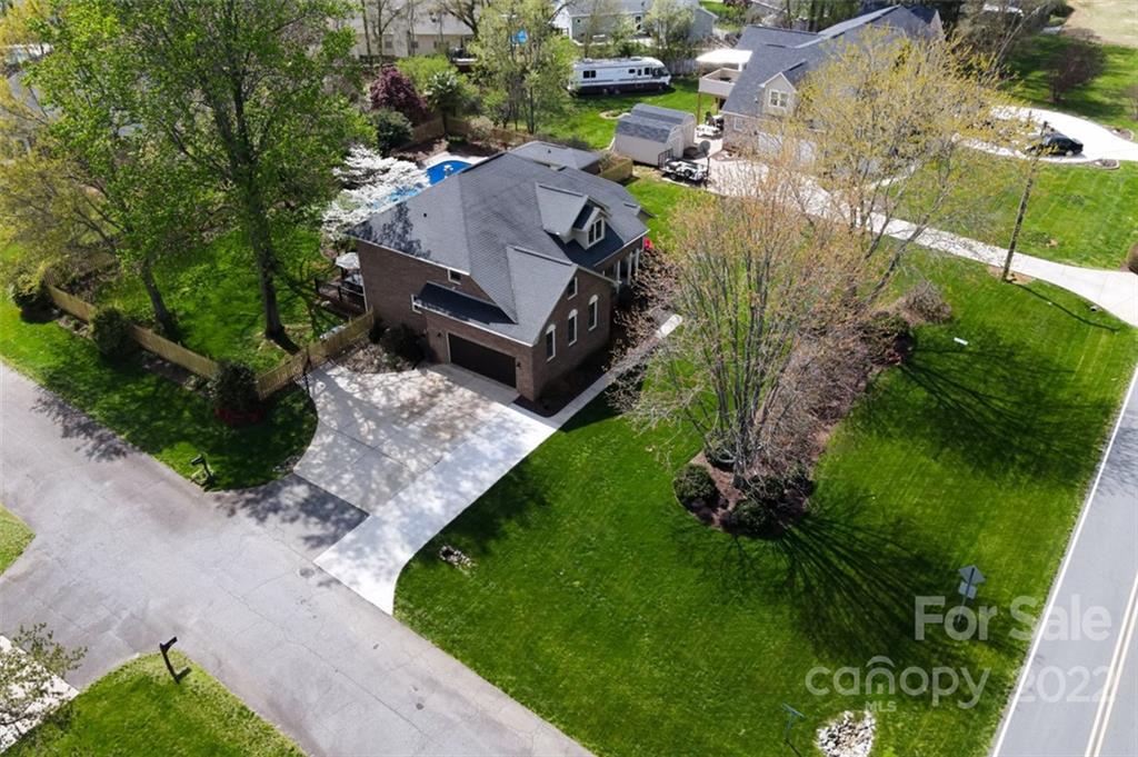 8438 Fairfield Forest Road Denver, NC 28037 - Photo 32 of 34 an aerial view of a house with a yard