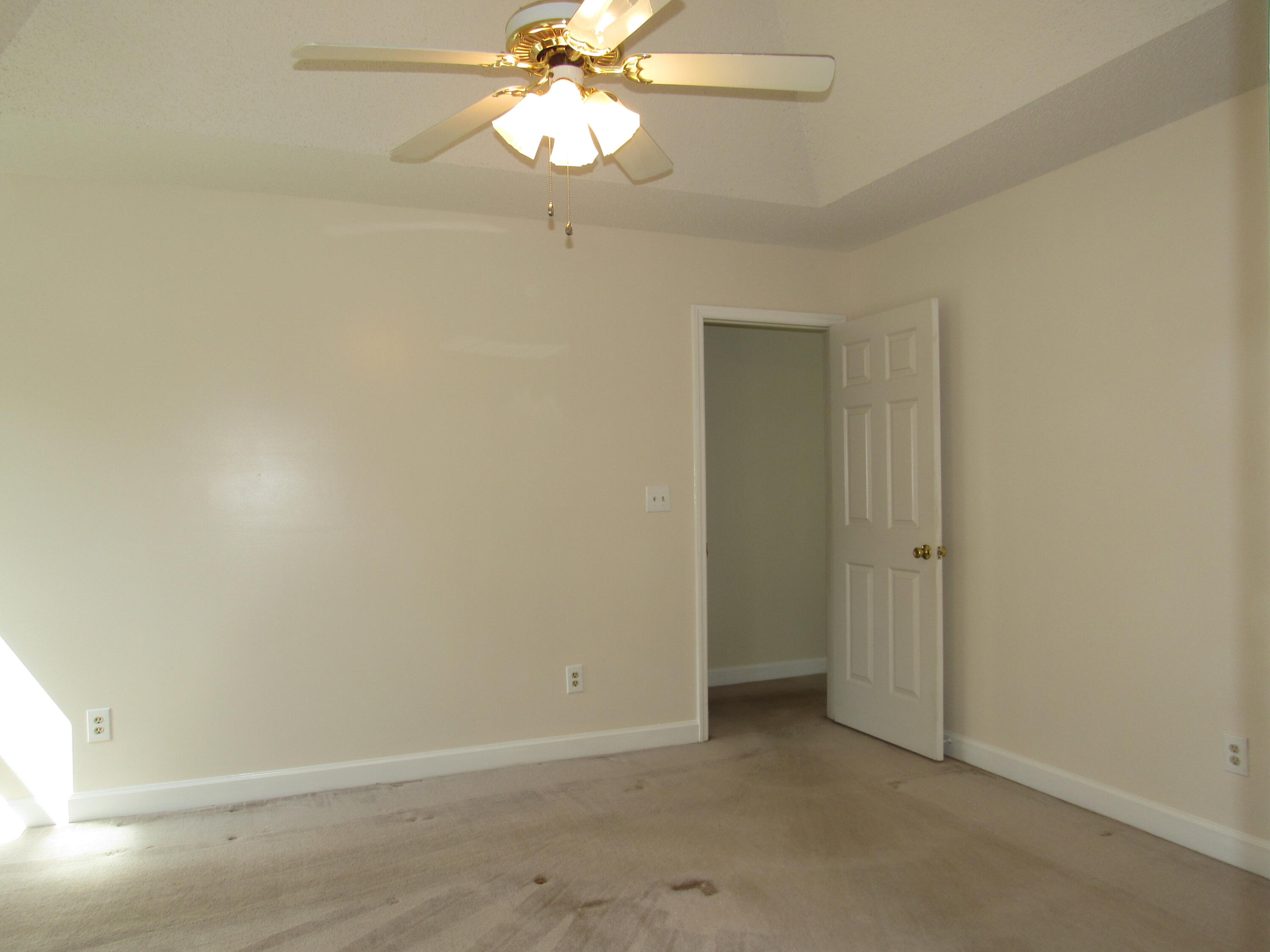 302 Lancaster Road Summerville, SC 29485 - Photo 11 of 32 Master Bedroom