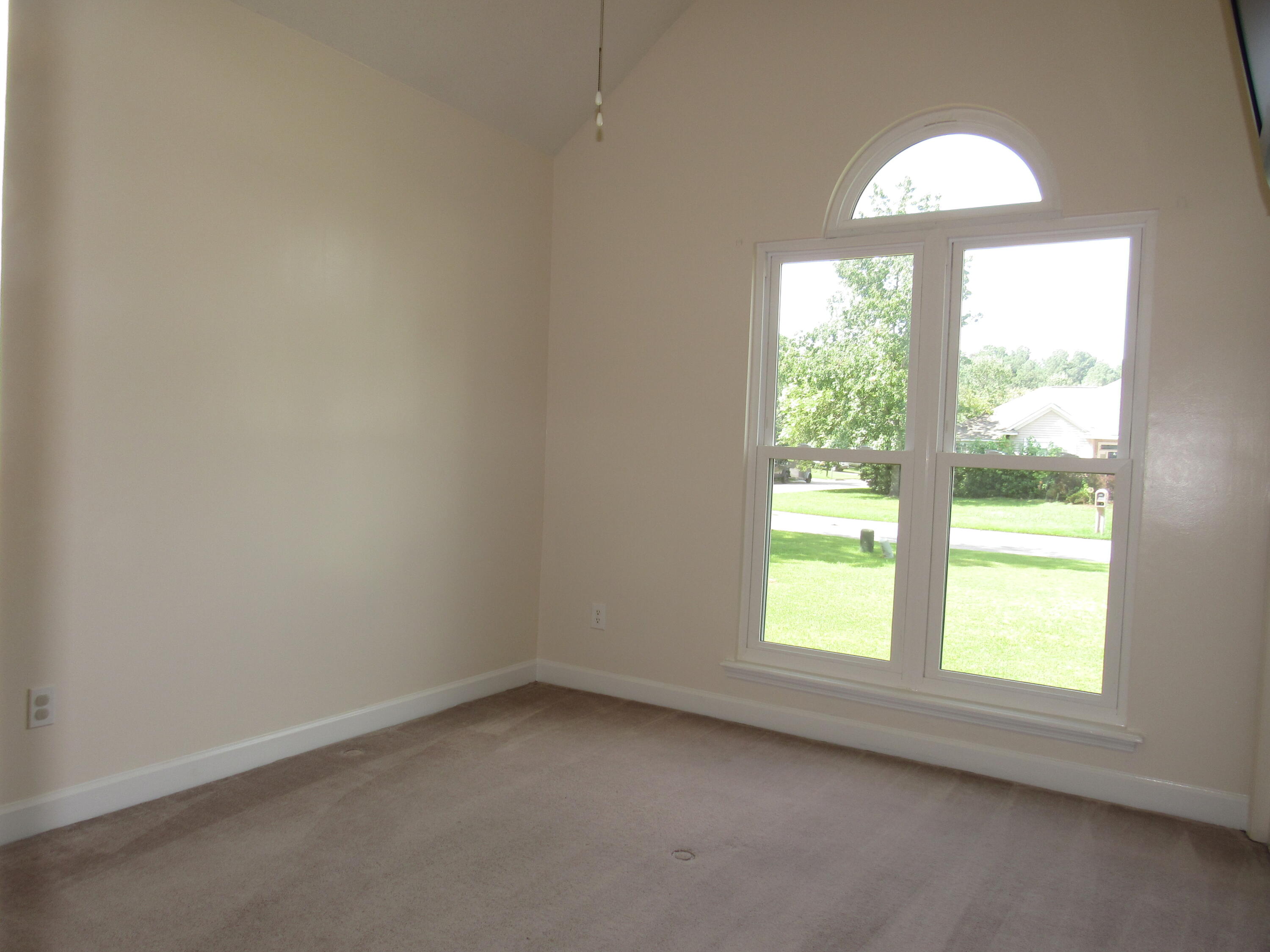 302 Lancaster Road Summerville, SC 29485 - Photo 15 of 32 Secondary Bedroom