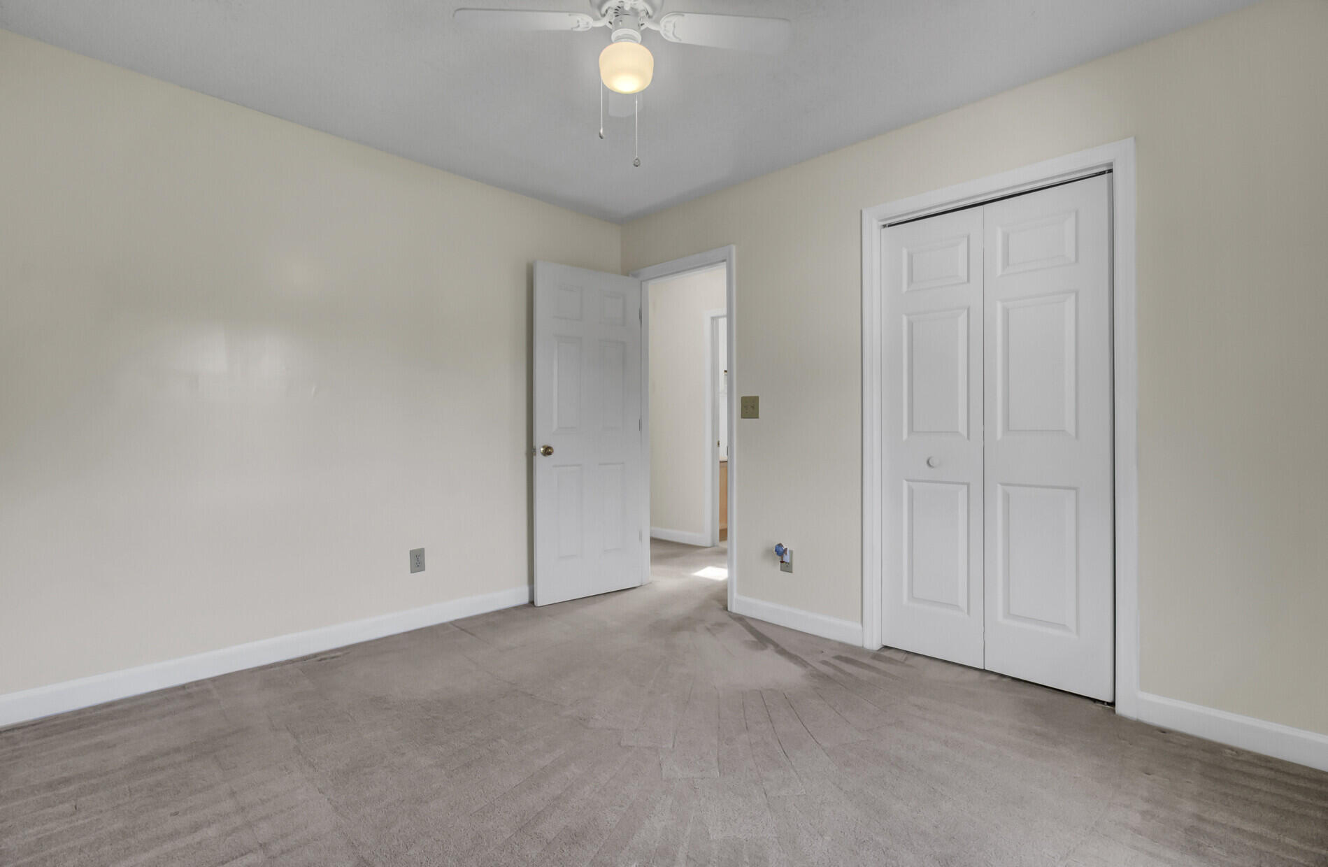 302 Lancaster Road Summerville, SC 29485 - Photo 20 of 32 Secondary Bedroom