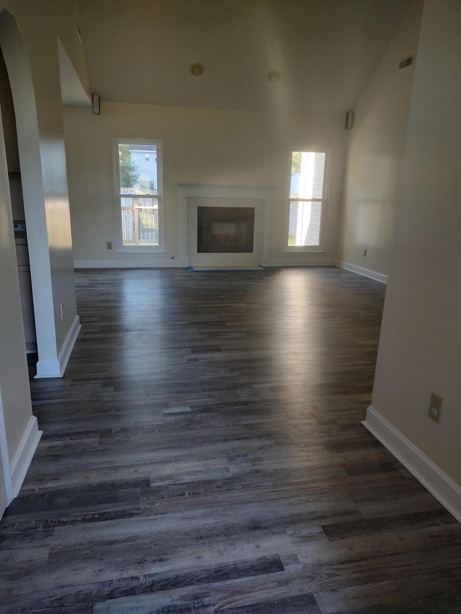 302 Lancaster Road Summerville, SC 29485 - Photo 5 of 32 Foyer/Family Room