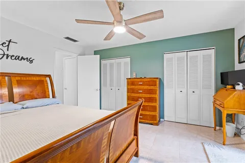 a bed room with a bed