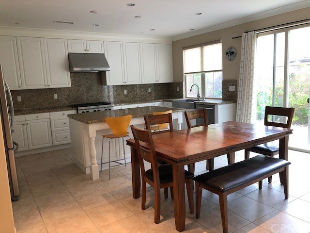 64 Elmdale Irvine, CA 92620 - Photo 2 of 28