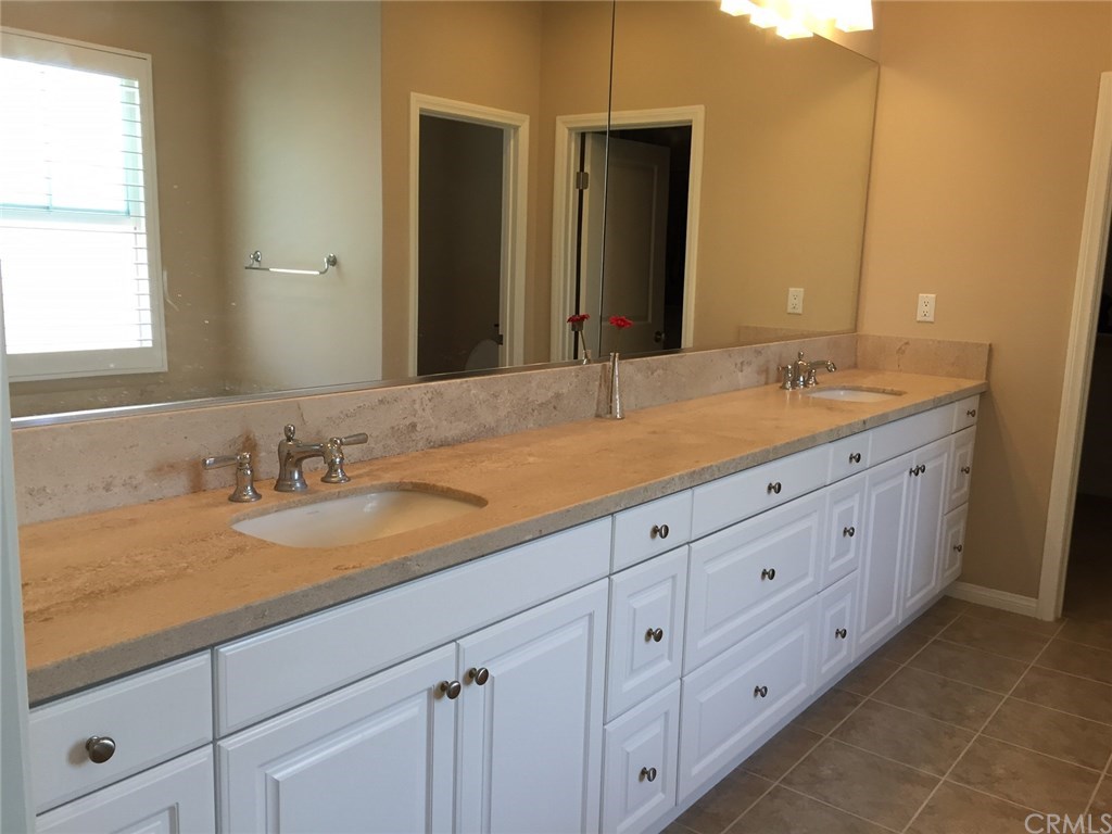 64 Elmdale Irvine, CA 92620 - Photo 12 of 28