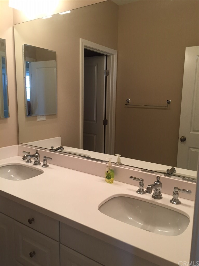 64 Elmdale Irvine, CA 92620 - Photo 14 of 28