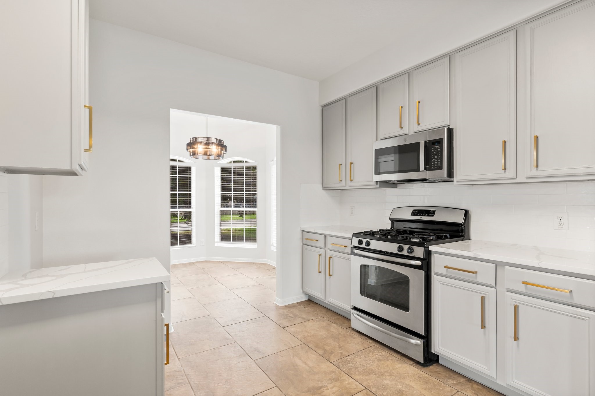 2437 Aspen Dale Drive Spring, TX 77386 - Photo 10 of 37 Spacious Kitchen with Upgrades