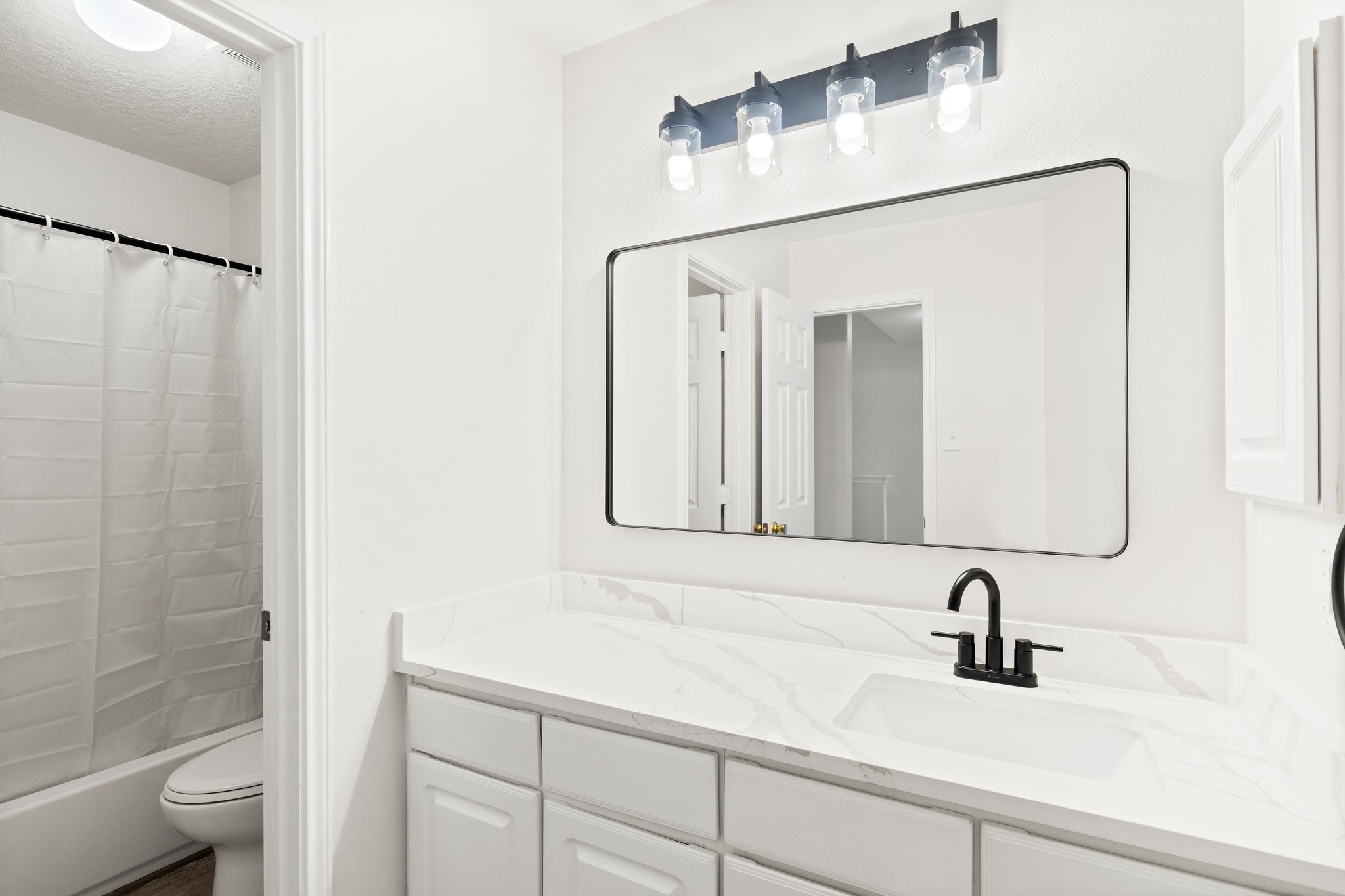 2437 Aspen Dale Drive Spring, TX 77386 - Photo 23 of 37 2nd Upstairs Bathroom