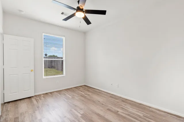 $2,300 | 2437 Aspen Dale Drive, Spring, TX 77386