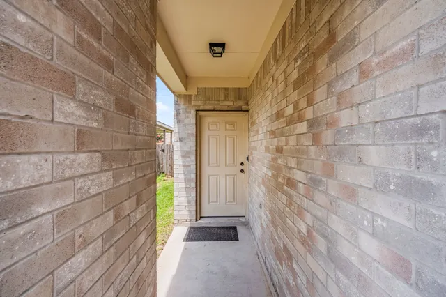 $2,300 | 2437 Aspen Dale Drive, Spring, TX 77386