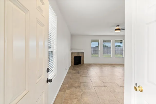 $2,300 | 2437 Aspen Dale Drive, Spring, TX 77386