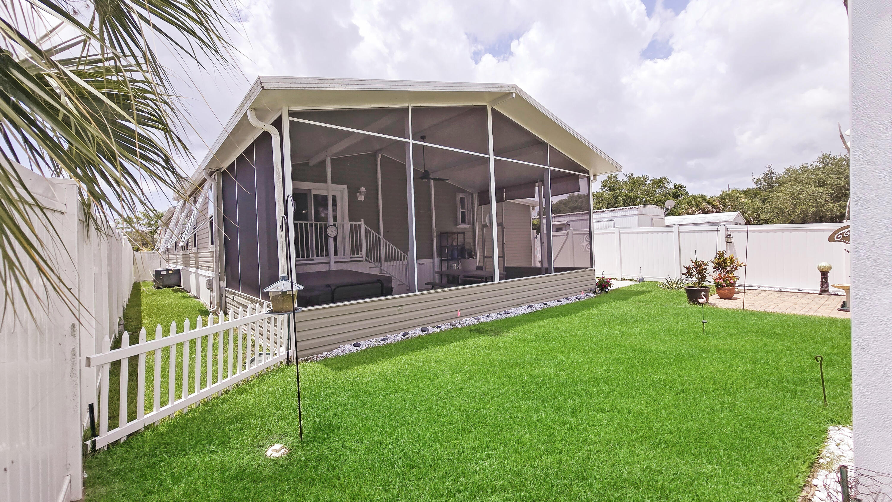 6939 Southeast Ridgeway Terrace Hobe Sound, FL 33455 - Photo 50 of 68 lots of space