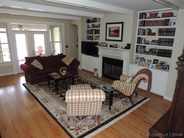 285 Prentice Point Drive Kilmarnock, VA 22482 - Photo 4 of 9