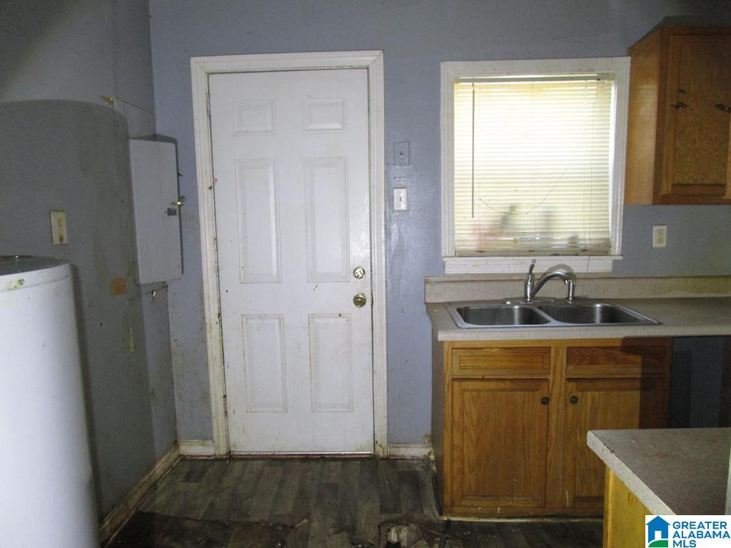 1240 18th Way Southwest Birmingham, AL 35211 - Photo 10 of 25