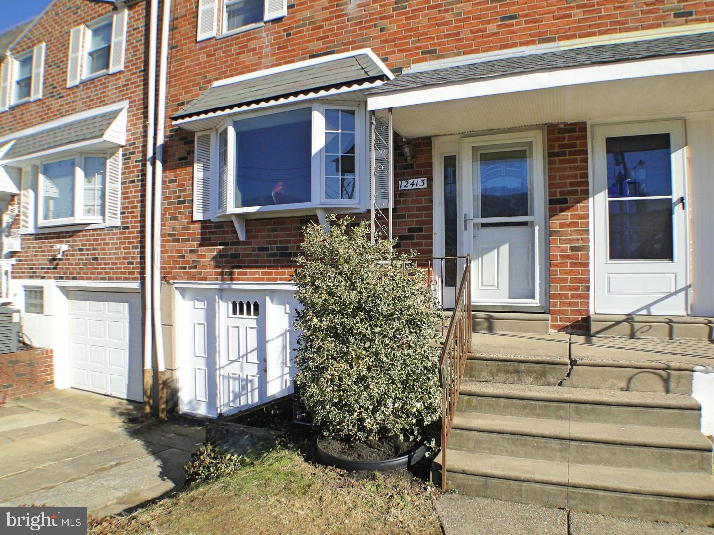 12413 Medford Road Philadelphia, PA 19154 - Photo 3 of 32