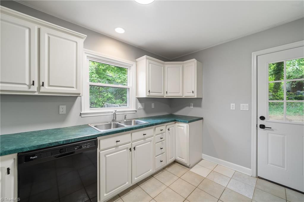 802 Miriam Avenue High Point, NC 27263 - Photo 17 of 33