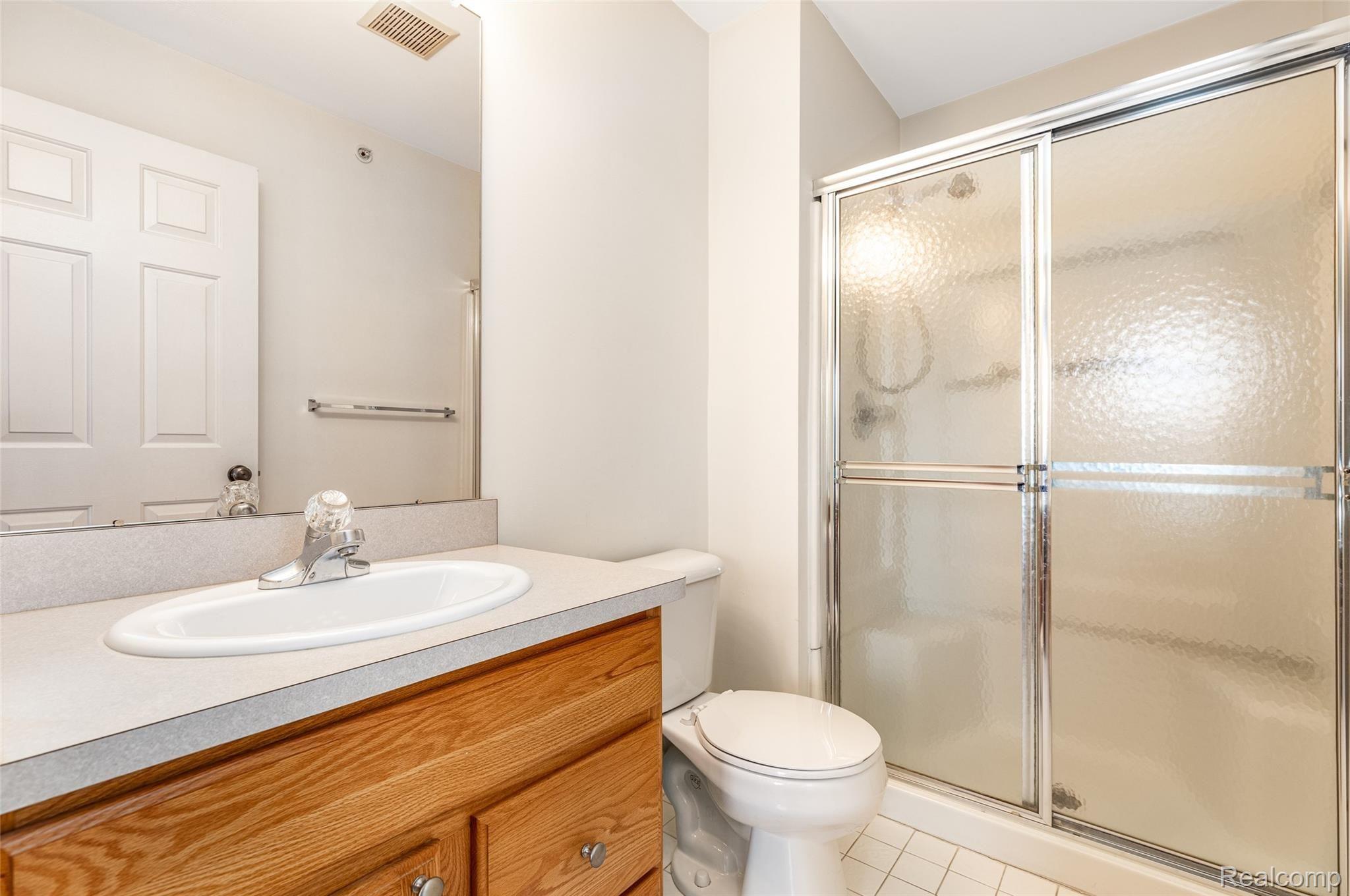 1411 Raliegh Place Troy, MI 48084 - Photo 26 of 27 25.Bathroom