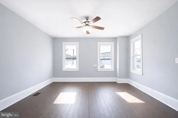 $2,650 | 131 Bridgeboro Street, Riverside, NJ 08075