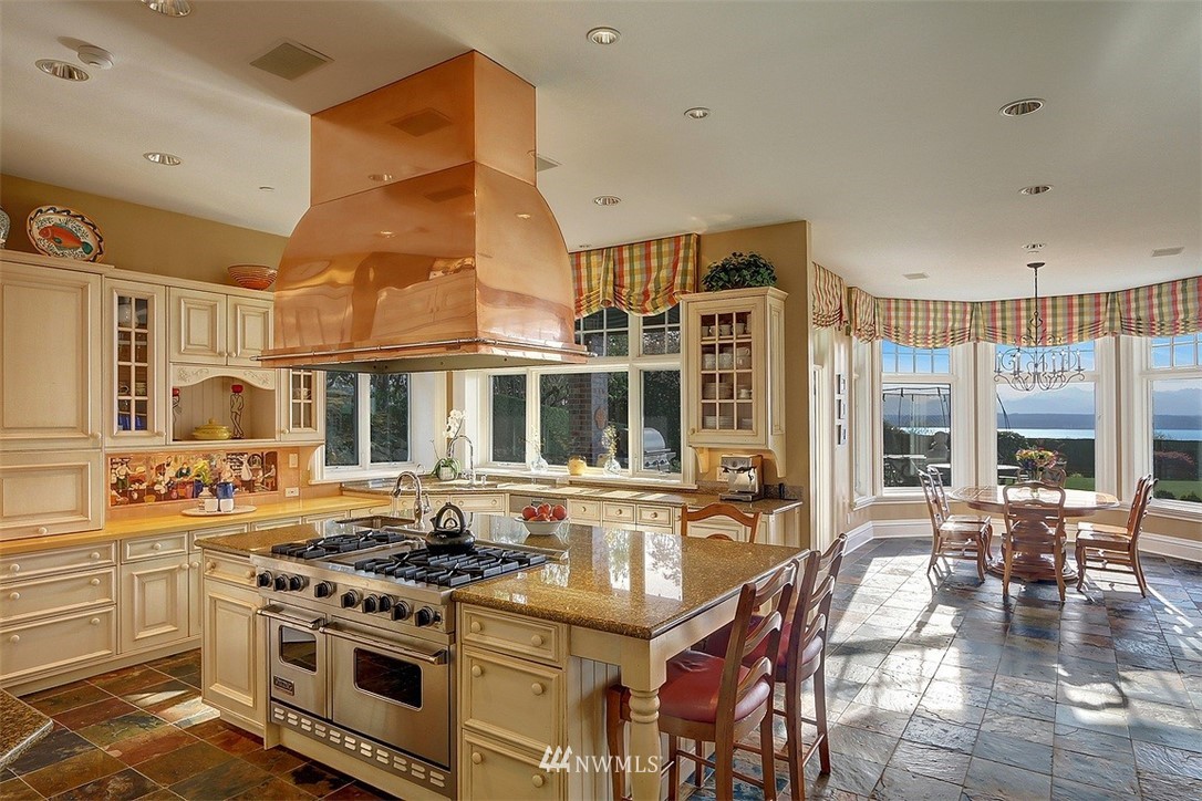 18302 Ridgefield Road Northwest Shoreline, WA 98177 - Photo 11 of 40 Gallery Image 11