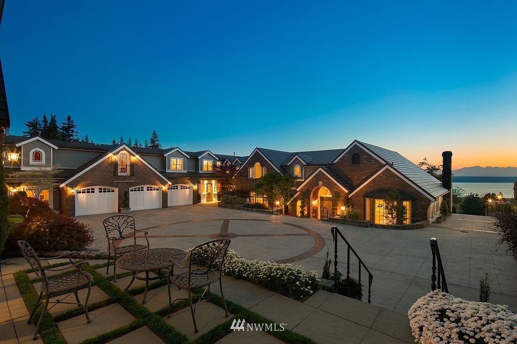 18302 Ridgefield Road Northwest Shoreline, WA 98177 - Photo 3 of 40 Gallery Image 3
