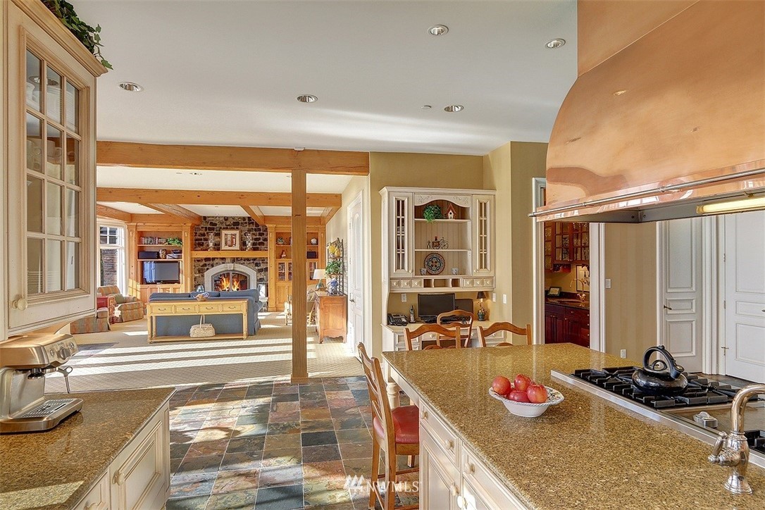 18302 Ridgefield Road Northwest Shoreline, WA 98177 - Photo 6 of 40 Gallery Image 6