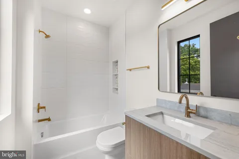 $2,495,000 | 113 James Drive Southwest, Vienna, VA 22180