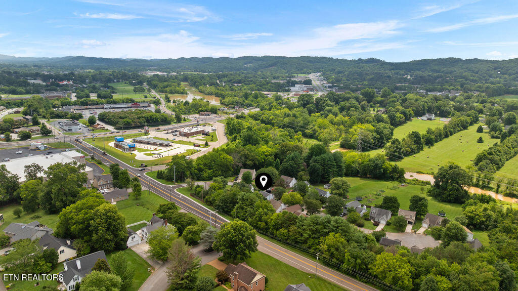 3709 Holgate Lane Powell, TN 37849 - Photo 38 of 42 52906