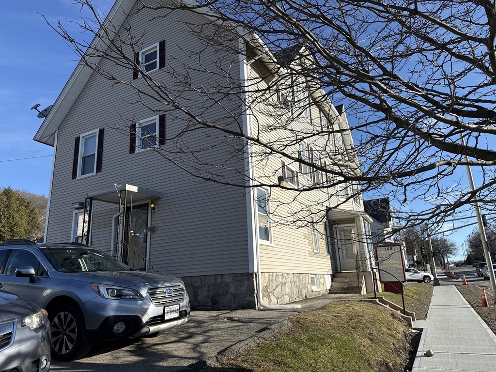 172-176 Russell Street Worcester, MA 01609 - Photo 10 of 15