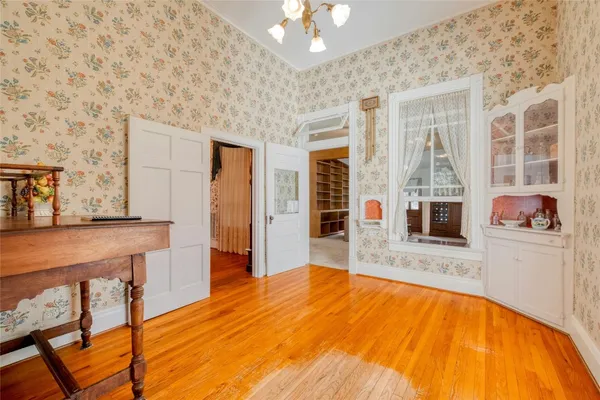 $1,249,000 | 541 North Main Street, La Grange, TX 78945