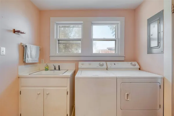 $1,249,000 | 541 North Main Street, La Grange, TX 78945