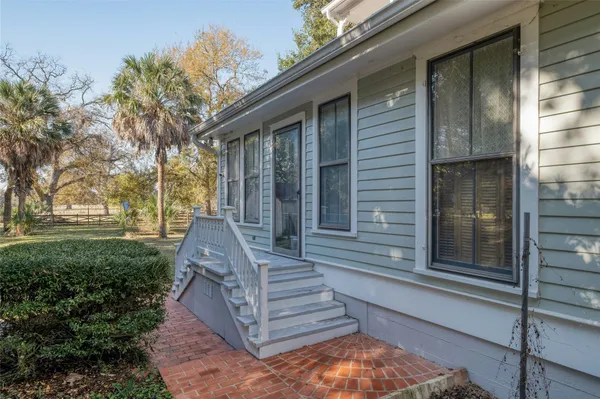 $1,249,000 | 541 North Main Street, La Grange, TX 78945