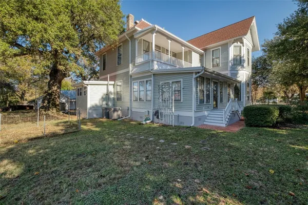 $1,249,000 | 541 North Main Street, La Grange, TX 78945